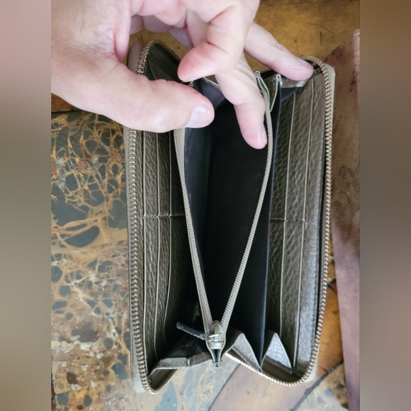 Gucci Soho zip around long wallet - Picture 8 of 11